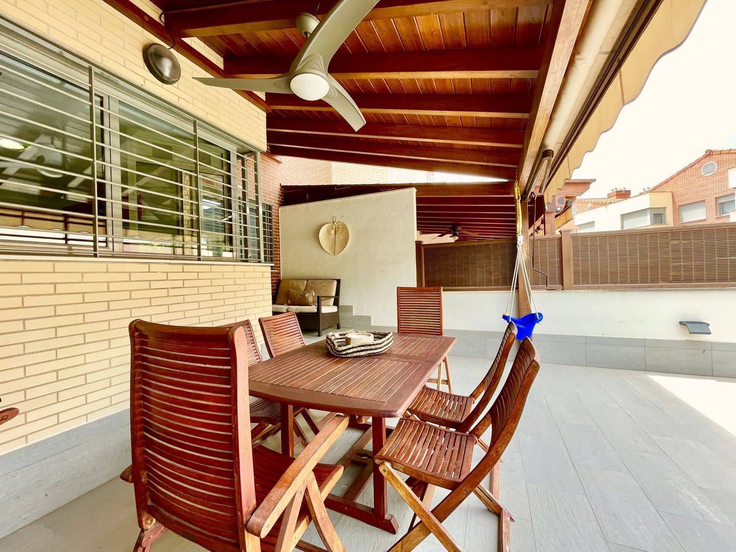 4 soverom Kjedet enebolig til leie i San Antonio de Benageber med svømmebasseng garasje - € 2 200 (Ref: 9473823)