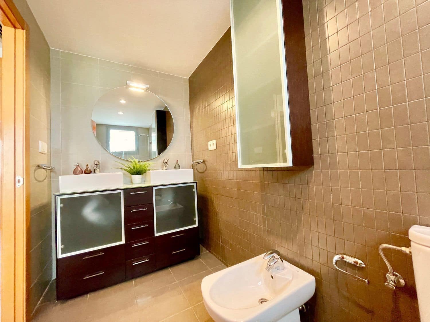 4 soverom Kjedet enebolig til leie i San Antonio de Benageber med svømmebasseng garasje - € 2 200 (Ref: 9473823)