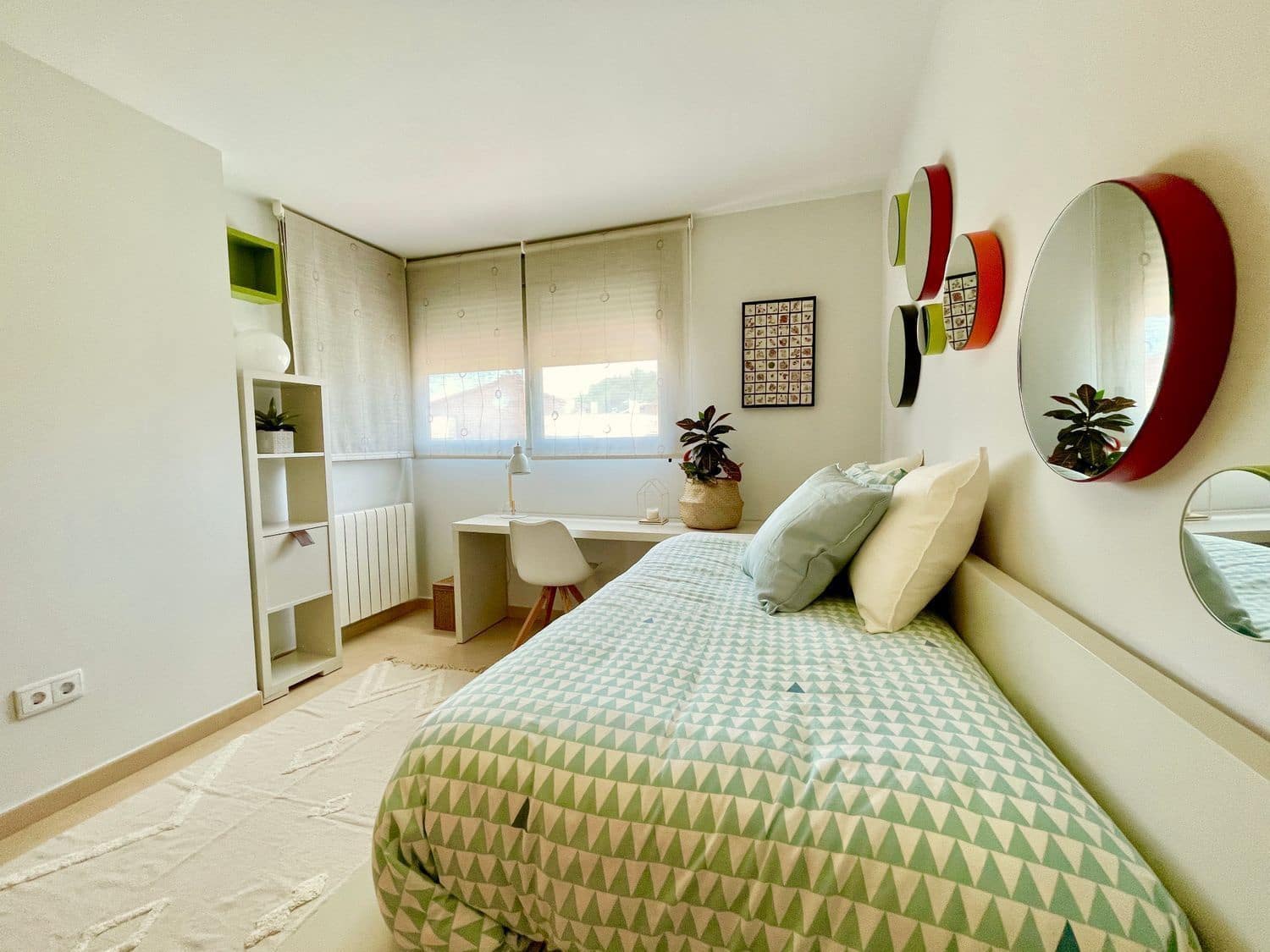 4 soverom Kjedet enebolig til leie i San Antonio de Benageber med svømmebasseng garasje - € 2 200 (Ref: 9473823)