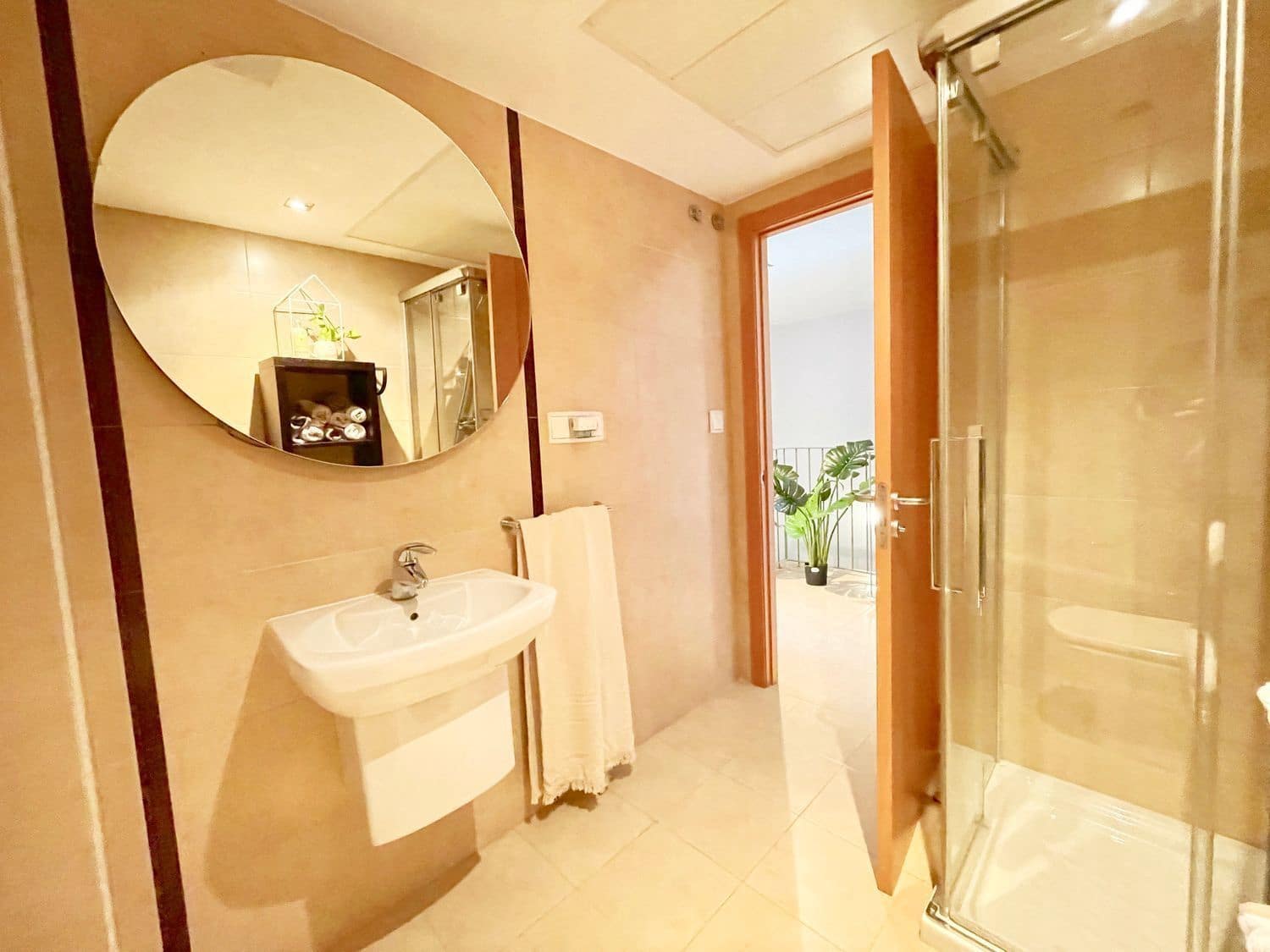 4 soverom Kjedet enebolig til leie i San Antonio de Benageber med svømmebasseng garasje - € 2 200 (Ref: 9473823)