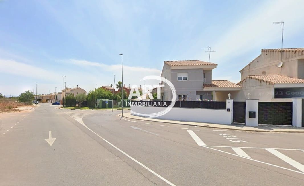 3 soverom Kjedet enebolig til leie i La Pobla de Vallbona med garasje - € 2 000 (Ref: 9473824)