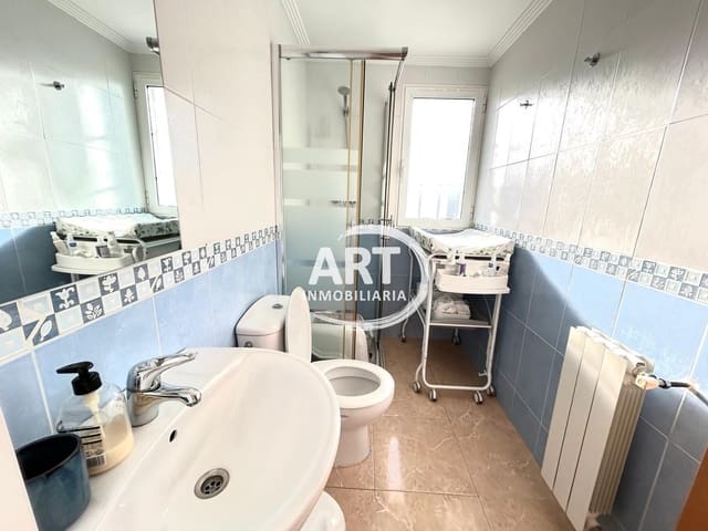 3 soverom Kjedet enebolig til leie i La Pobla de Vallbona med garasje - € 2 000 (Ref: 9473824)