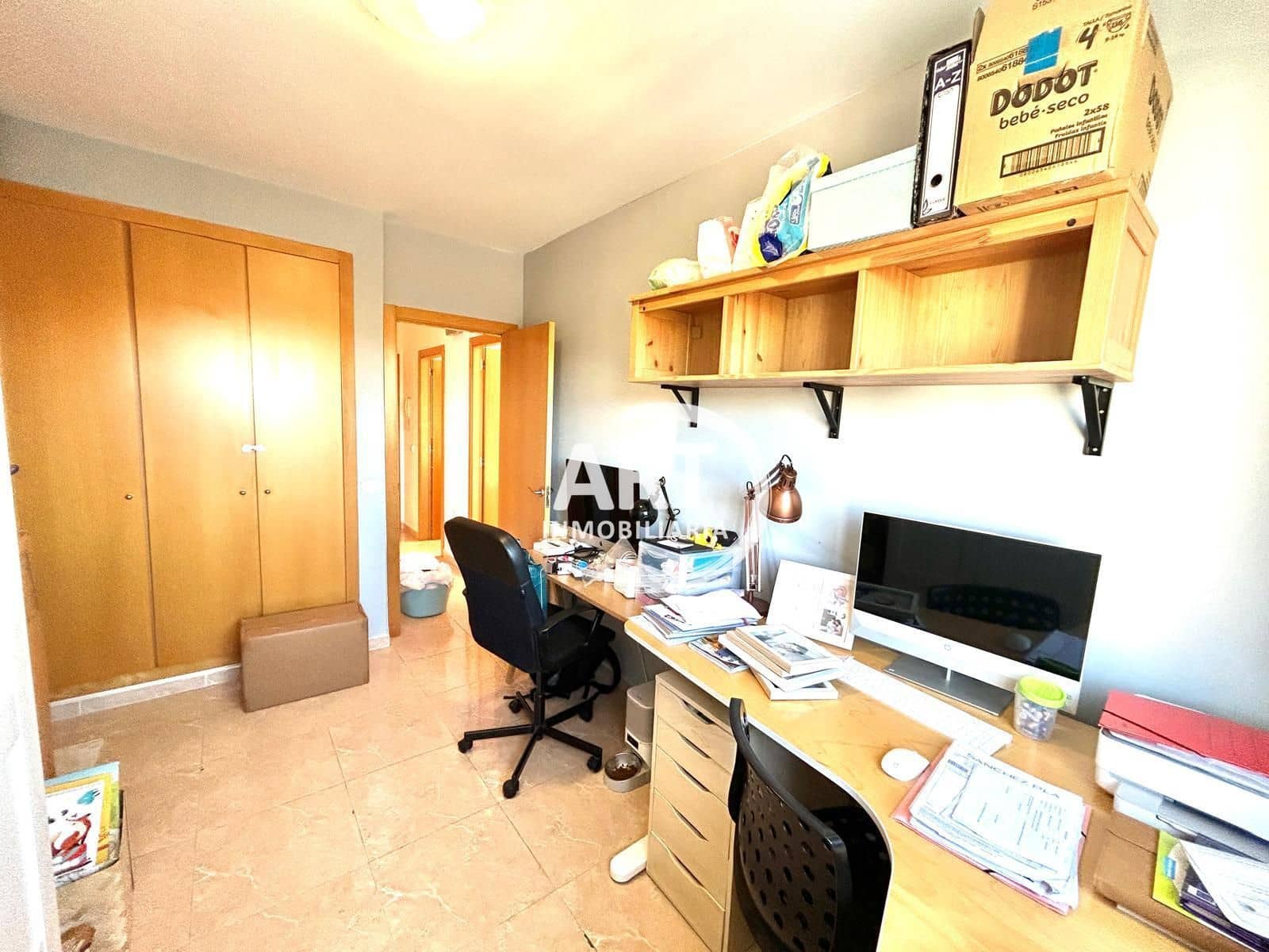 3 soverom Kjedet enebolig til leie i La Pobla de Vallbona med garasje - € 2 000 (Ref: 9473824)