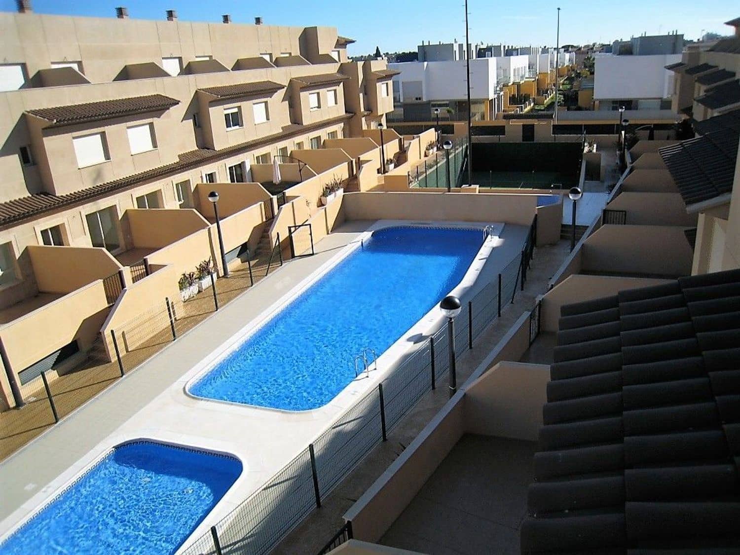 4 sypialnia Dom blizniak do wynajęcia w San Antonio de Benageber z basenem garażem - 1 900 € (Ref: 9483426)