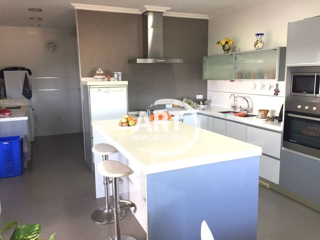 4 makuuhuone Huvila myytävänä paikassa Picassent - 850 000 € (Ref: 9496856)