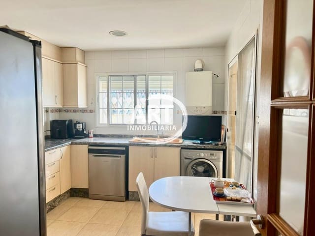 4 quarto Moradia Geminada para venda em Bétera com piscina garagem - 440 000 € (Ref: 9503840)