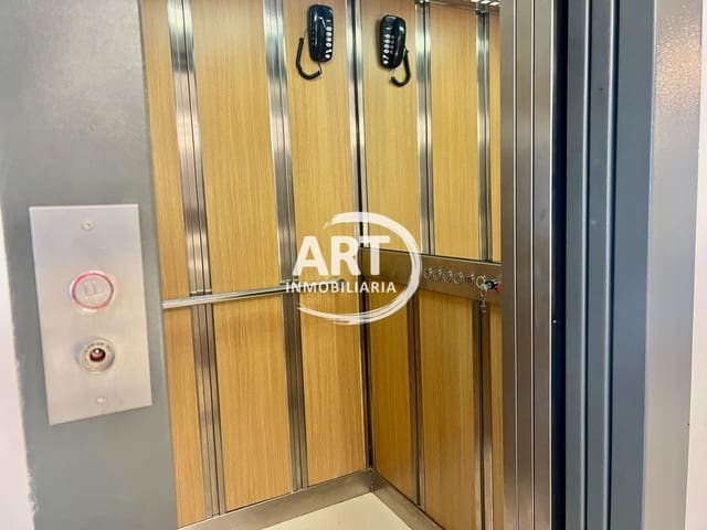 4 quarto Moradia Geminada para venda em Bétera com piscina garagem - 440 000 € (Ref: 9503840)