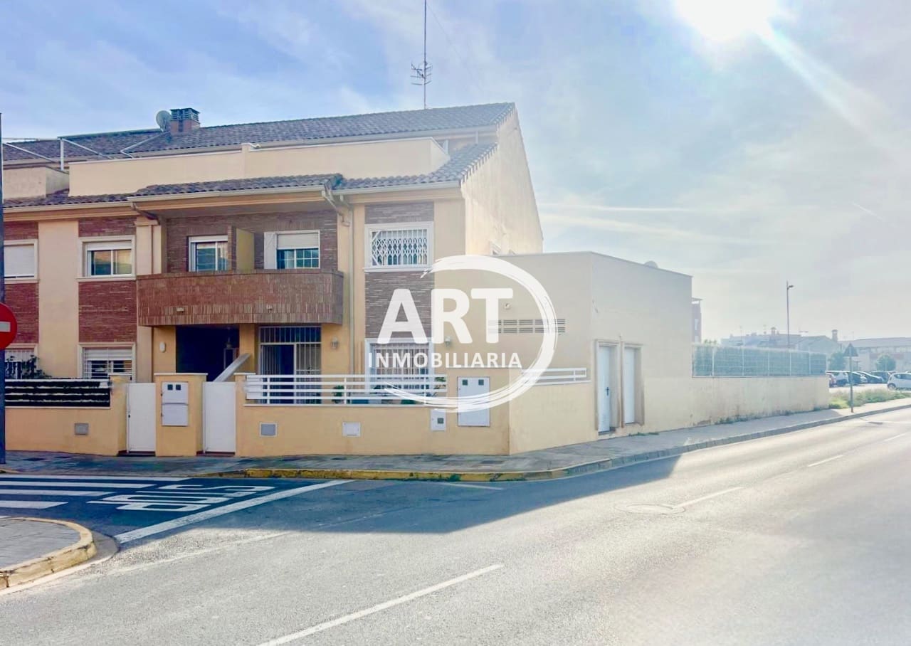 4 bedroom Semi-detached Villa for sale in Betera with pool garage - € 419,000 (Ref: 9503840)