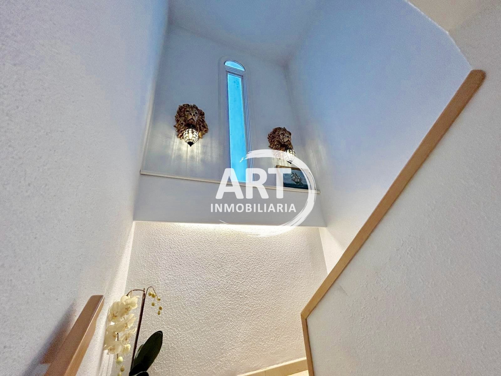 4 sypialnia Willa na sprzedaż w L'Eliana z basenem garażem - 785 000 € (Ref: 9512029)