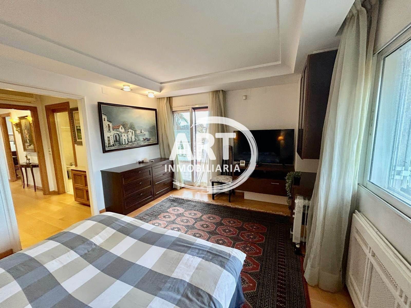 4 sypialnia Willa na sprzedaż w L'Eliana z basenem garażem - 785 000 € (Ref: 9512029)