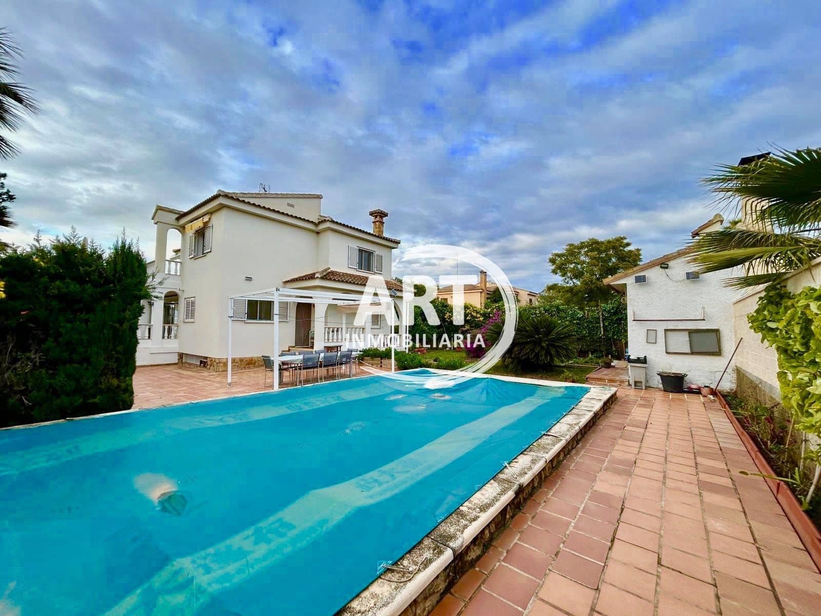 4 sypialnia Willa na sprzedaż w L'Eliana z basenem garażem - 785 000 € (Ref: 9512029)