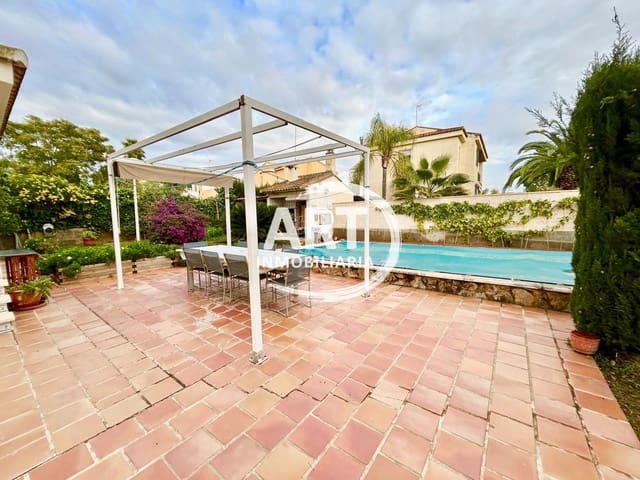 4 sypialnia Willa na sprzedaż w L'Eliana z basenem garażem - 785 000 € (Ref: 9512029)