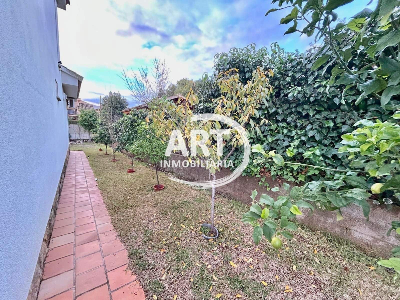 4 sypialnia Willa na sprzedaż w L'Eliana z basenem garażem - 785 000 € (Ref: 9512029)