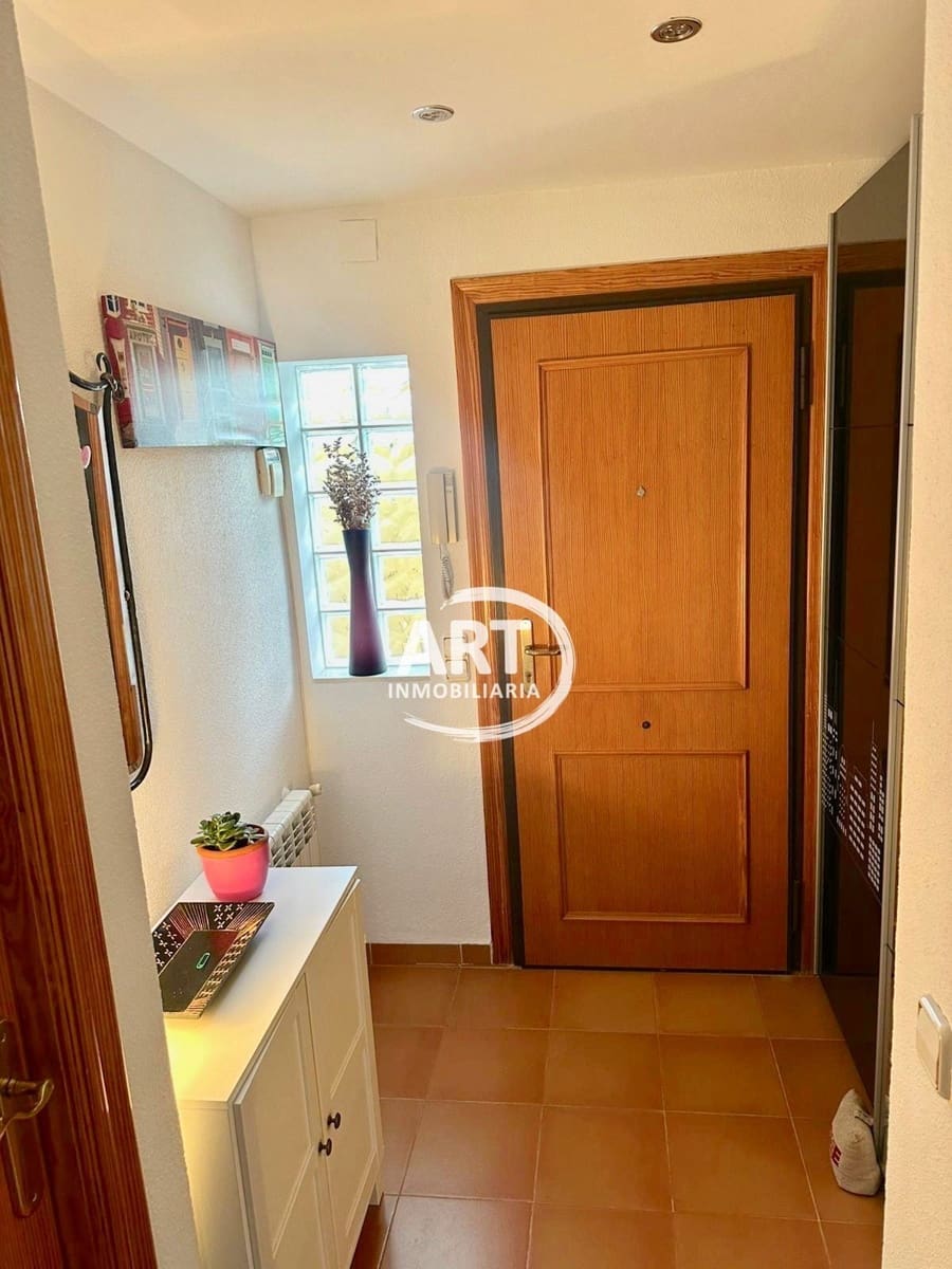 4 soveværelse Villa til leje i La Pobla de Vallbona med swimmingpool - € 2.000 (Ref: 9523930)