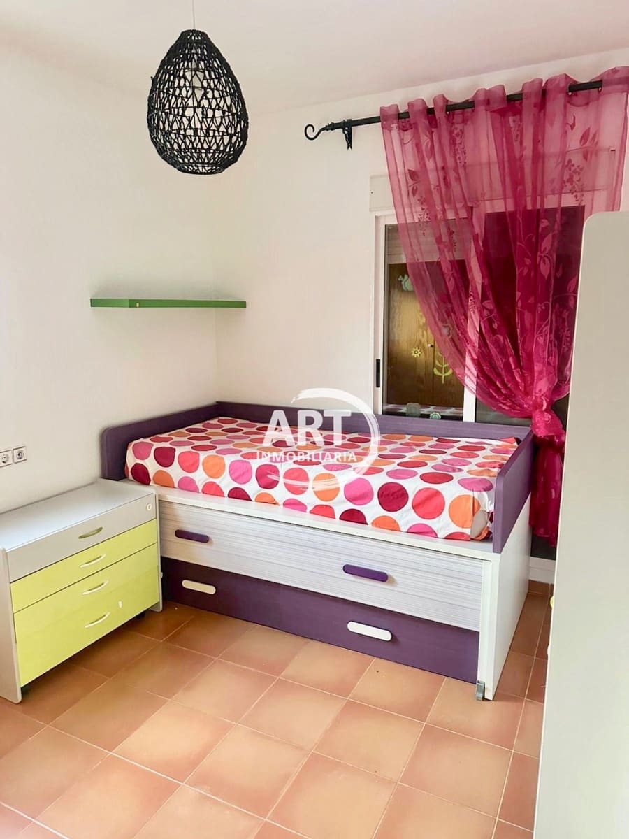 4 soveværelse Villa til leje i La Pobla de Vallbona med swimmingpool - € 2.000 (Ref: 9523930)