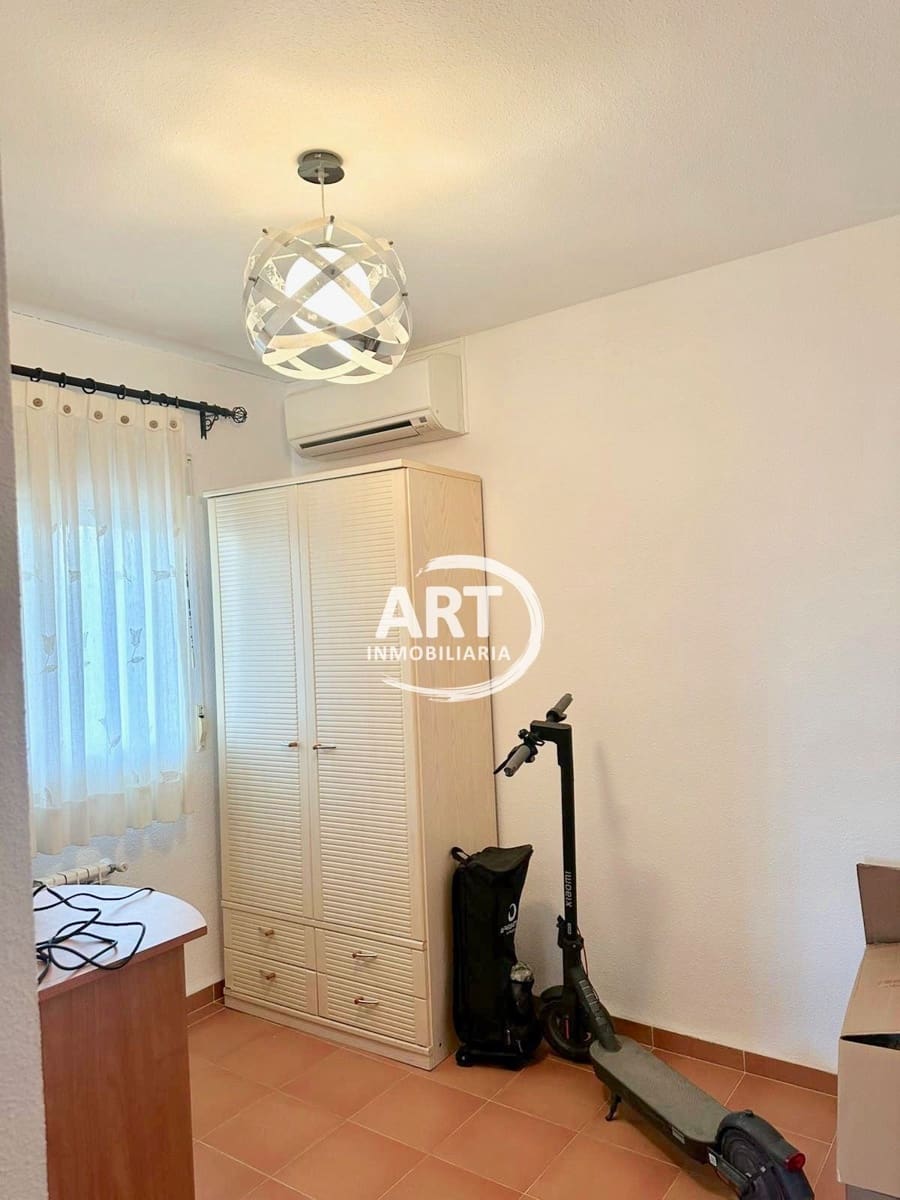 4 soveværelse Villa til leje i La Pobla de Vallbona med swimmingpool - € 2.000 (Ref: 9523930)