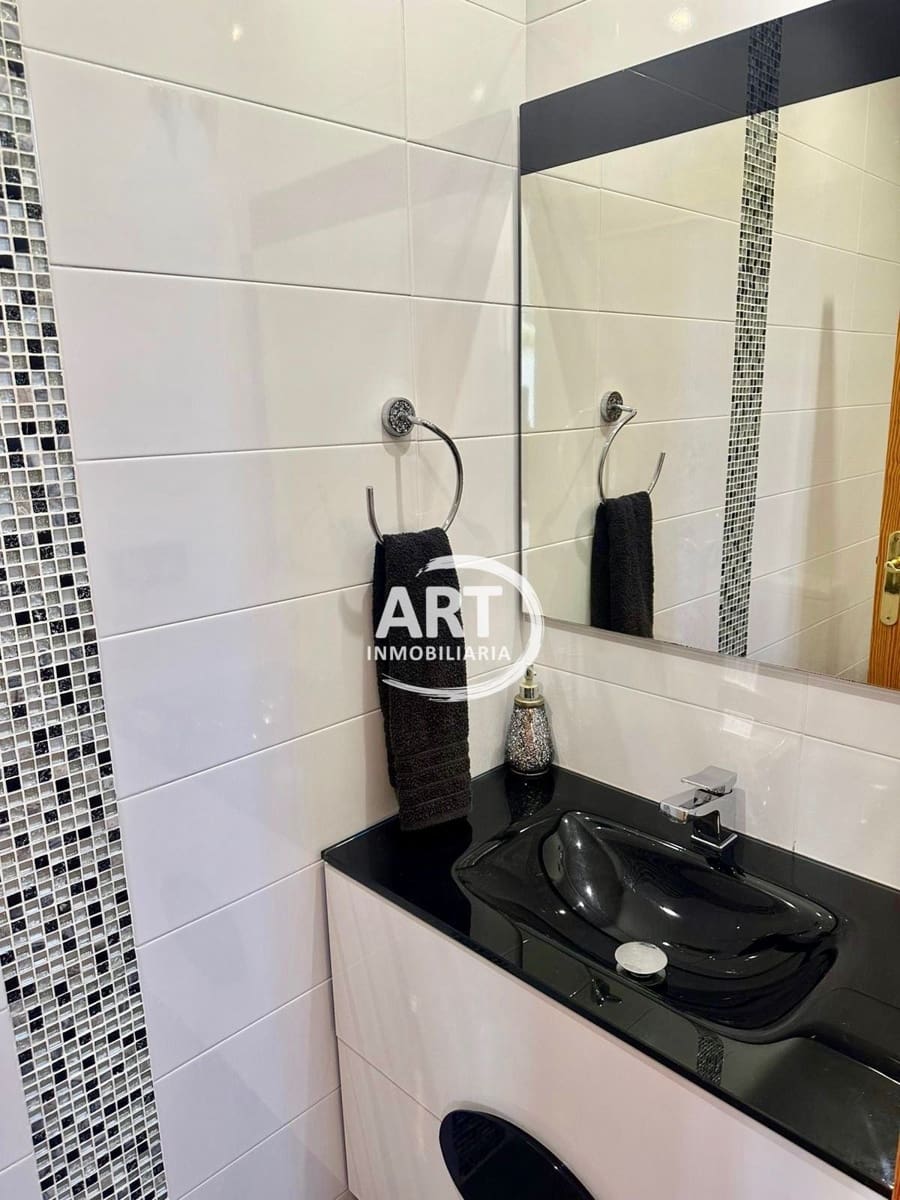 4 soveværelse Villa til leje i La Pobla de Vallbona med swimmingpool - € 2.000 (Ref: 9523930)