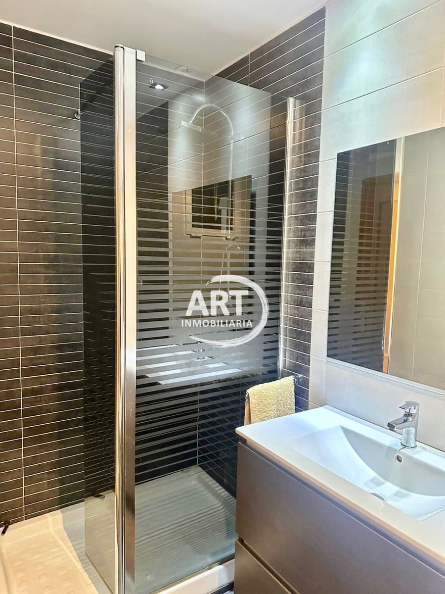 4 soveværelse Villa til leje i La Pobla de Vallbona med swimmingpool - € 2.000 (Ref: 9523930)