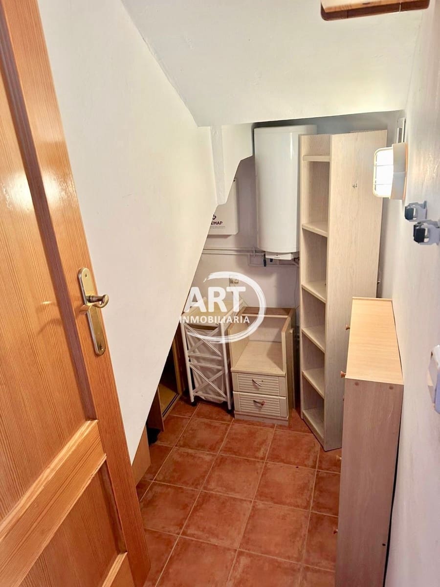 4 soveværelse Villa til leje i La Pobla de Vallbona med swimmingpool - € 2.000 (Ref: 9523930)