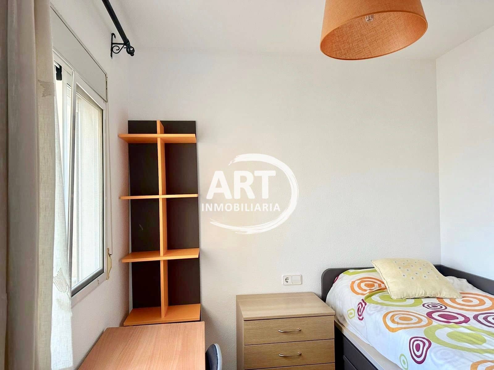 4 soveværelse Villa til leje i La Pobla de Vallbona med swimmingpool - € 2.000 (Ref: 9523930)