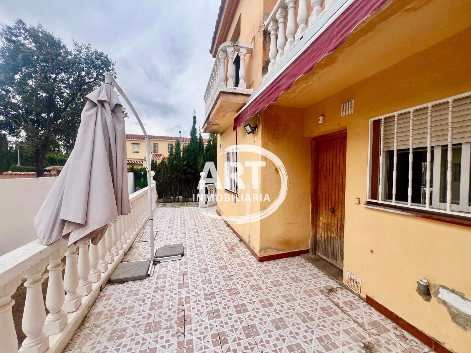 3 bedroom Villa for sale in L'Eliana - € 325,000 (Ref: 9526120)