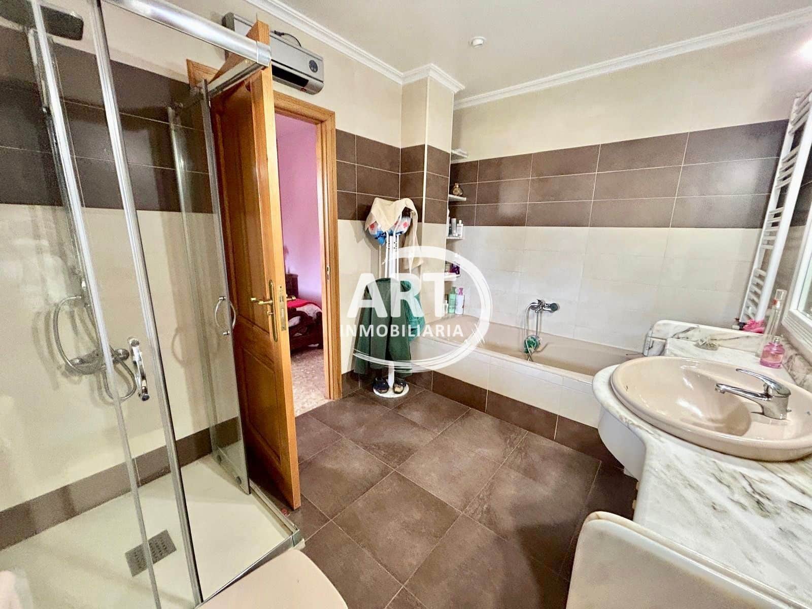 Chalet de 4 habitaciones en L'Eliana en venta con garaje - 690.000 € (Ref: 9526121)