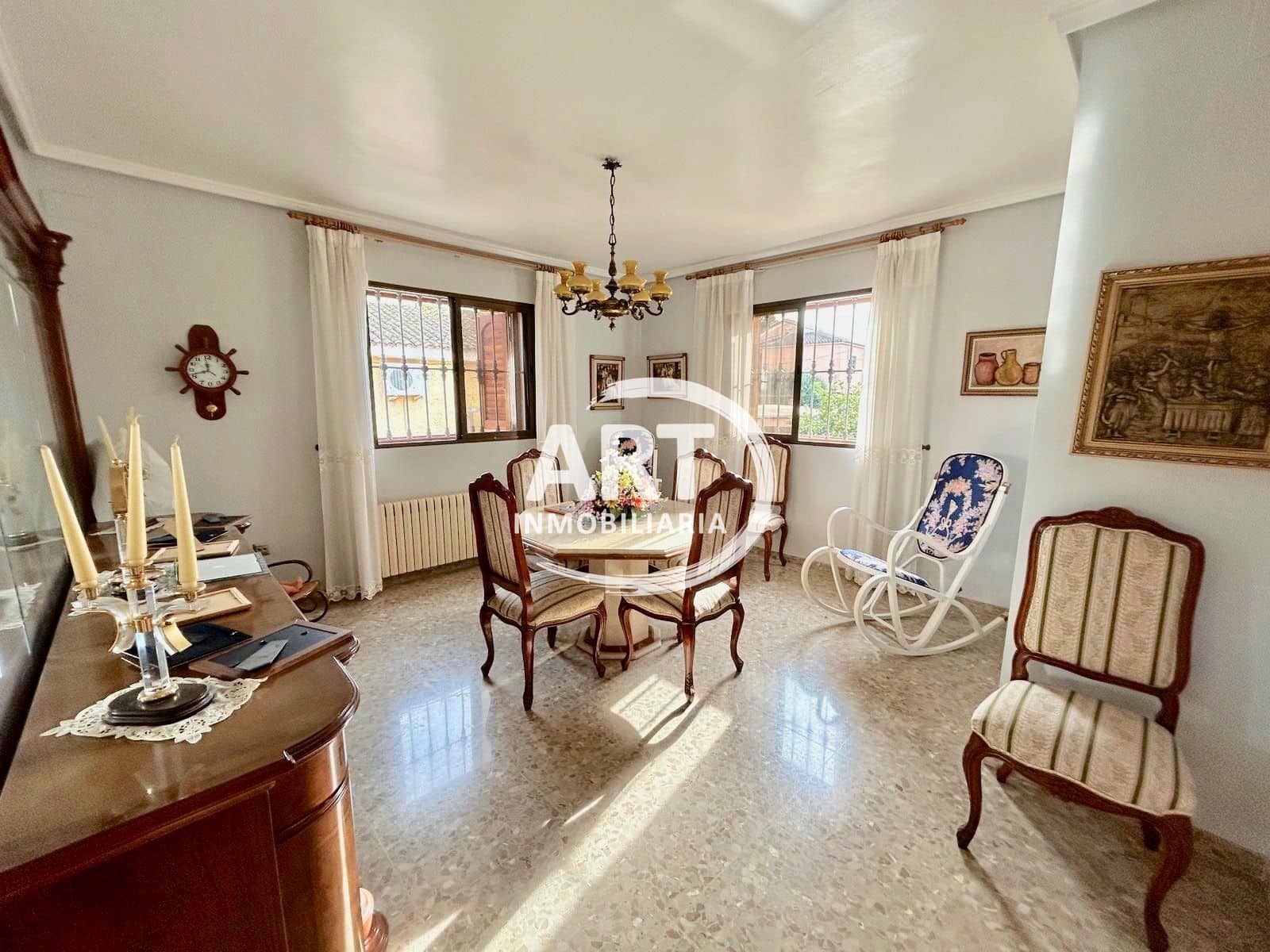 Chalet de 4 habitaciones en L'Eliana en venta con garaje - 690.000 € (Ref: 9526121)