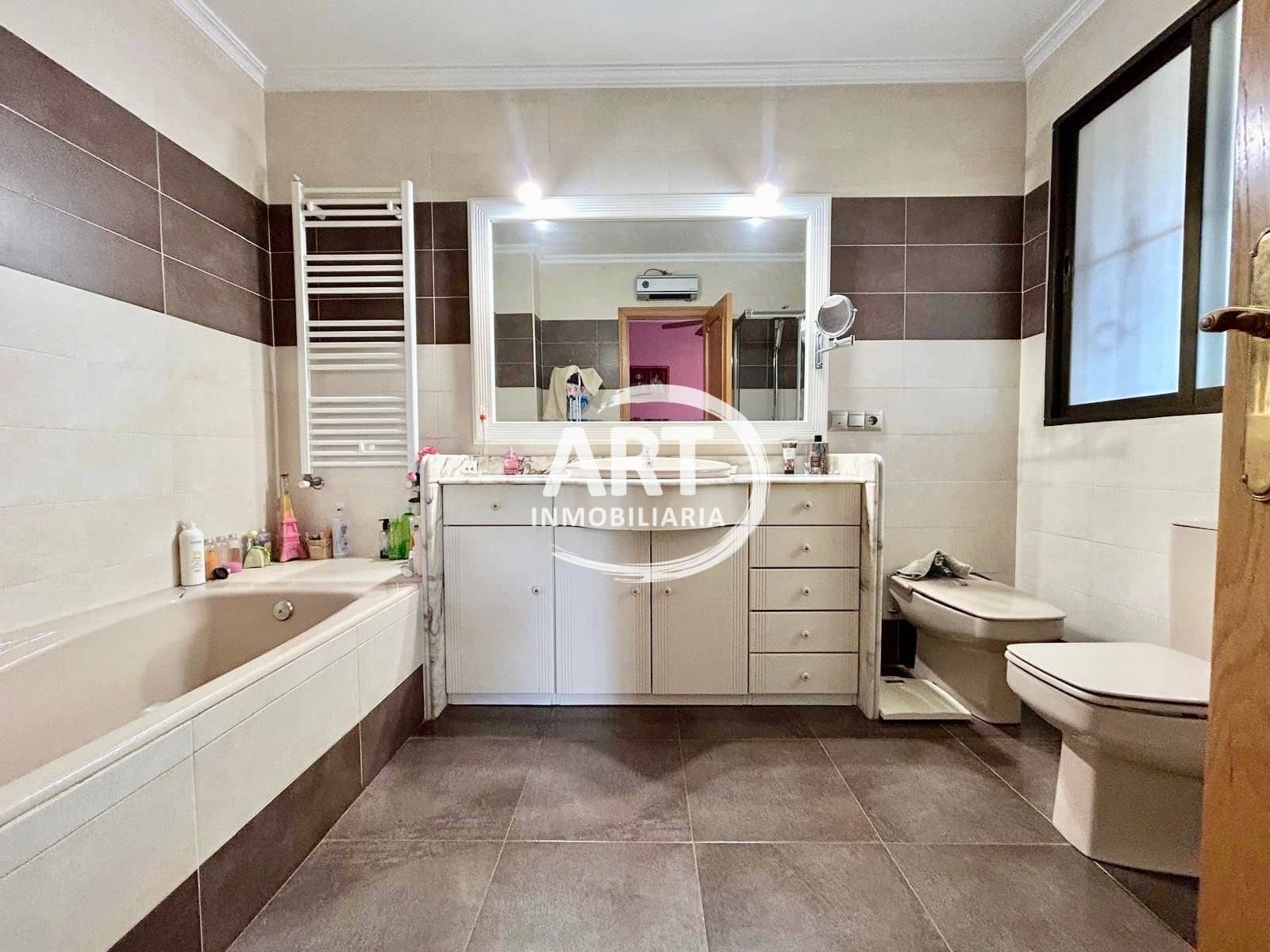 Chalet de 4 habitaciones en L'Eliana en venta con garaje - 690.000 € (Ref: 9526121)