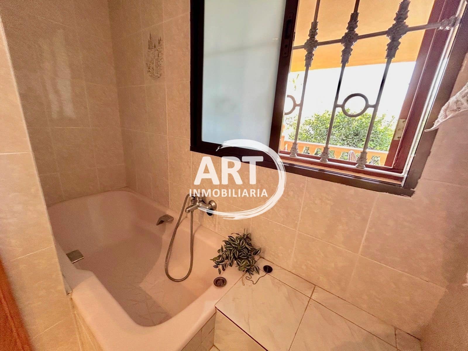 Chalet de 4 habitaciones en L'Eliana en venta con garaje - 690.000 € (Ref: 9526121)