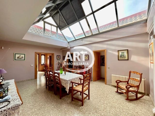 Chalet de 4 habitaciones en L'Eliana en venta con garaje - 690.000 € (Ref: 9526121)