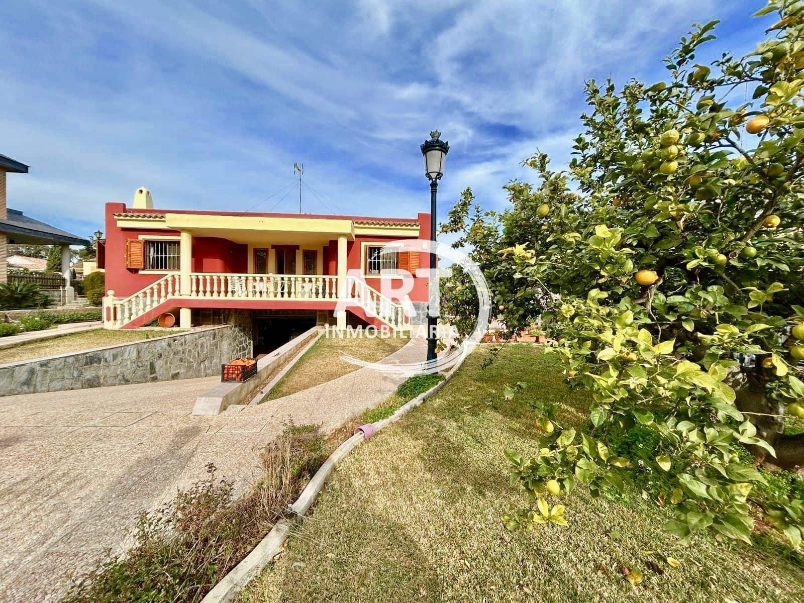 Chalet de 4 habitaciones en L'Eliana en venta con garaje - 690.000 € (Ref: 9526121)