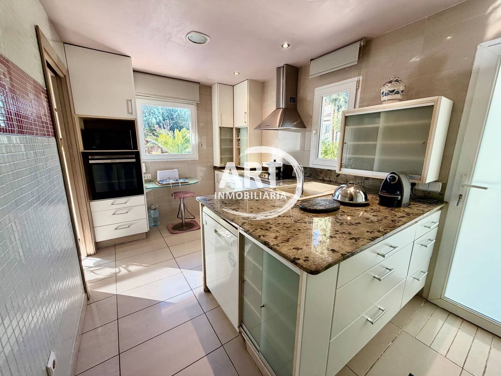 5 sypialnia Willa na sprzedaż w L'Eliana z basenem garażem - 925 000 € (Ref: 9540763)