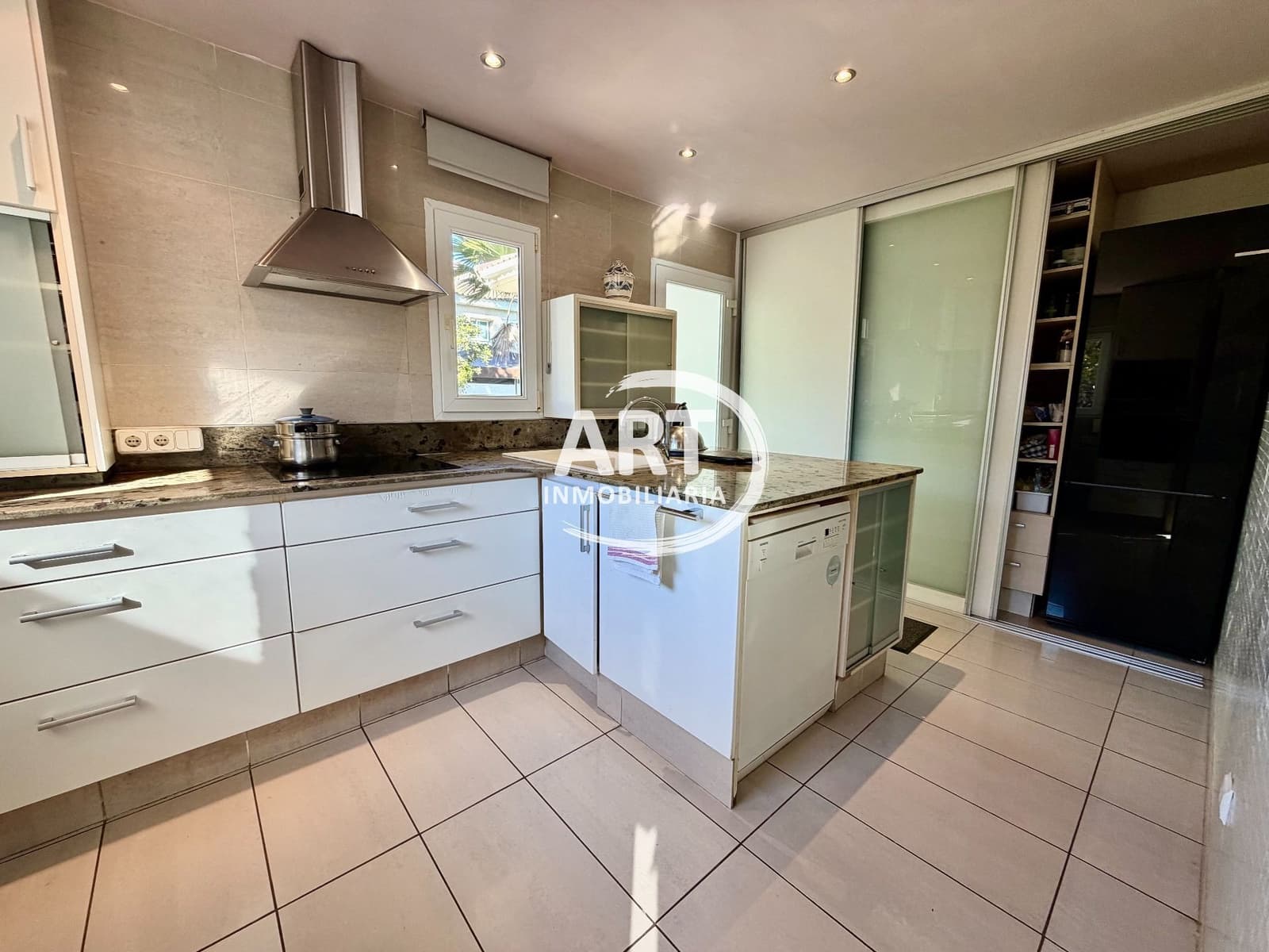 5 sypialnia Willa na sprzedaż w L'Eliana z basenem garażem - 925 000 € (Ref: 9540763)