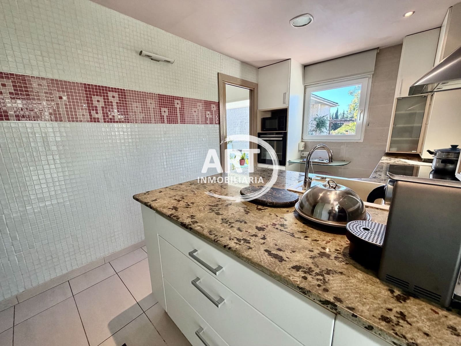 5 sypialnia Willa na sprzedaż w L'Eliana z basenem garażem - 925 000 € (Ref: 9540763)