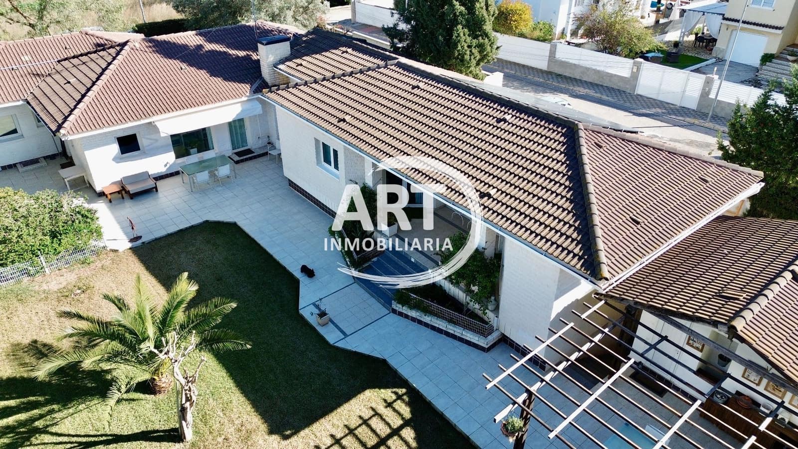 5 sypialnia Willa na sprzedaż w L'Eliana z basenem garażem - 925 000 € (Ref: 9540763)