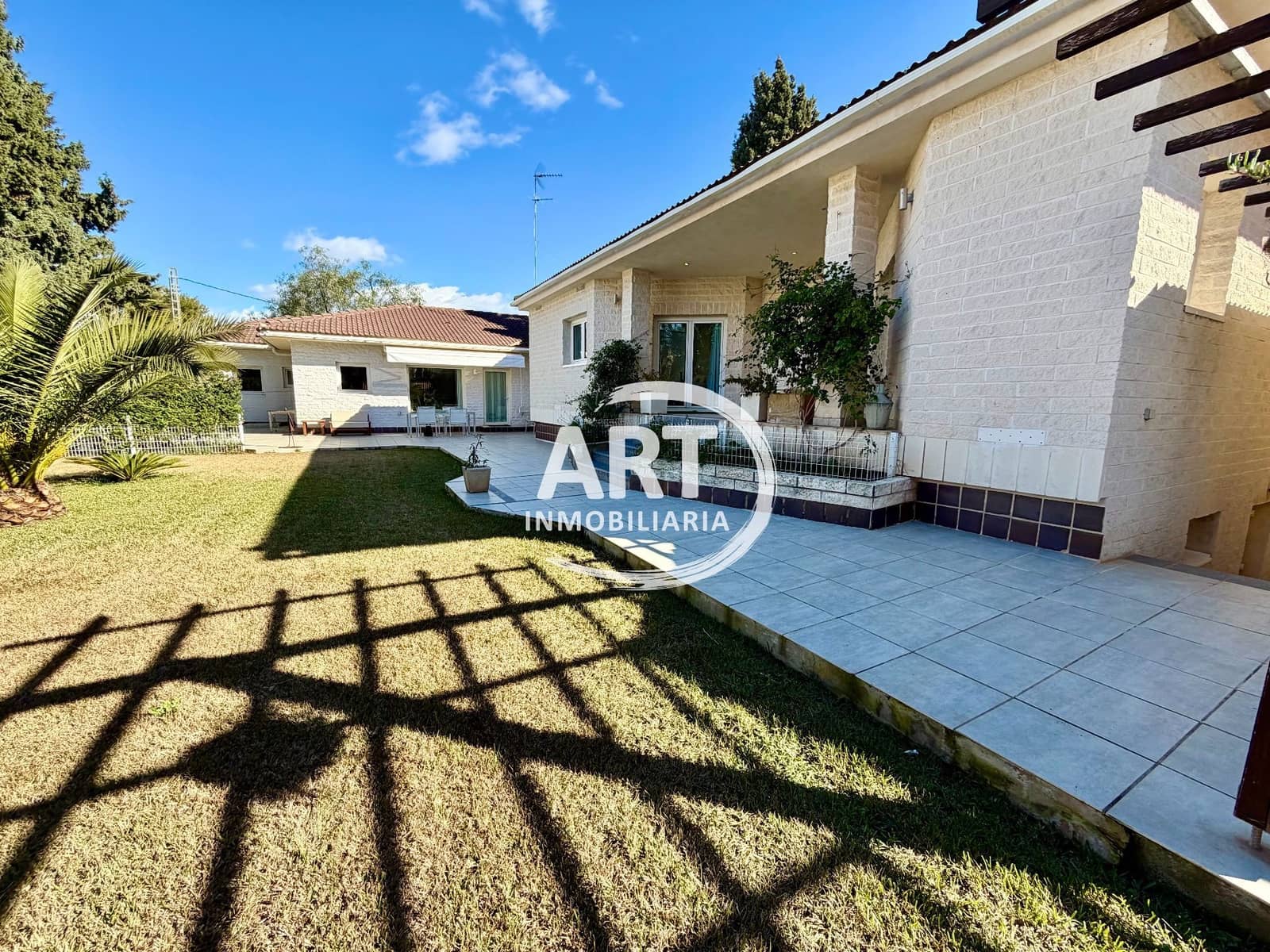 5 sypialnia Willa na sprzedaż w L'Eliana z basenem garażem - 925 000 € (Ref: 9540763)