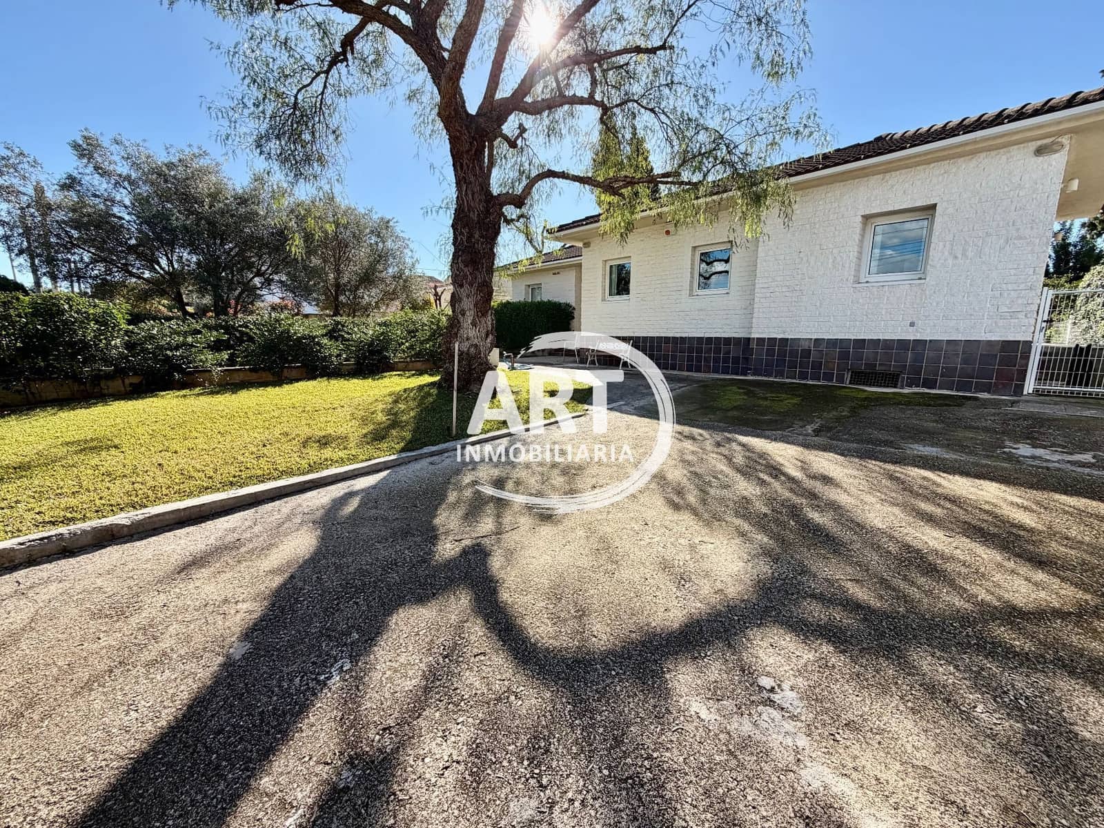 5 sypialnia Willa na sprzedaż w L'Eliana z basenem garażem - 925 000 € (Ref: 9540763)