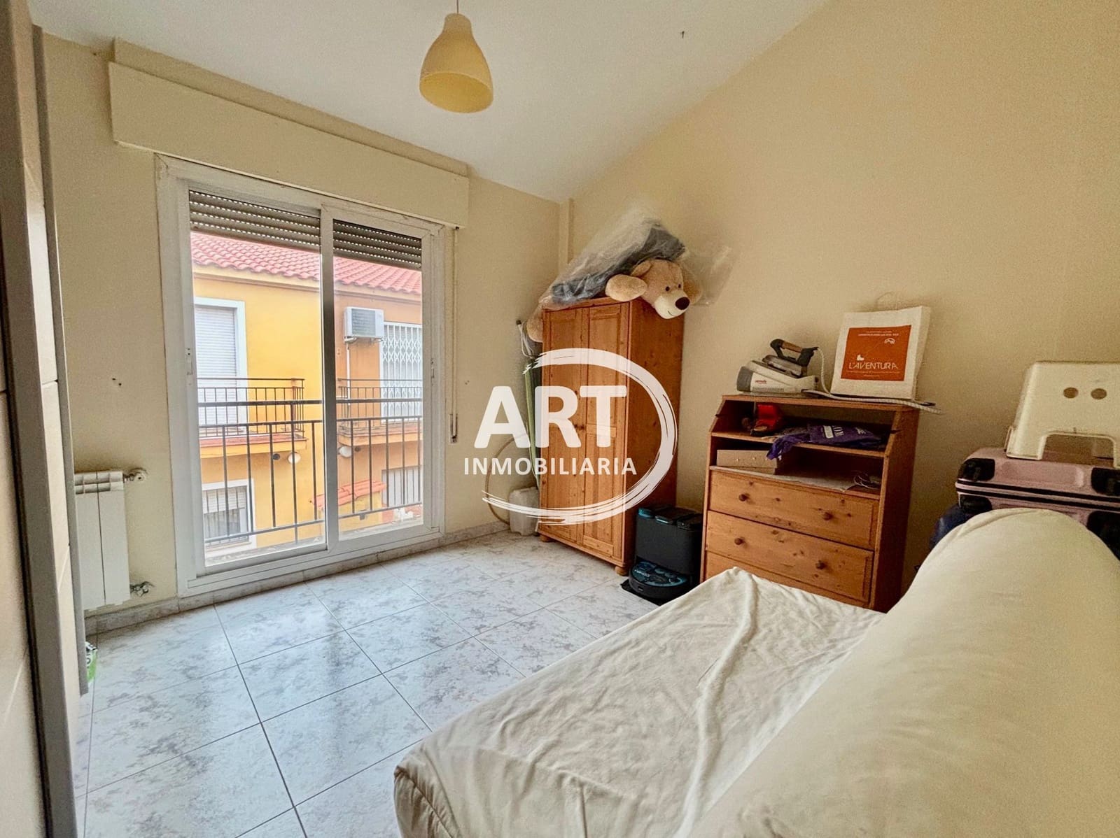 3 soveværelse Villa til salg i La Pobla de Vallbona med swimmingpool garage - € 380.000 (Ref: 9547542)