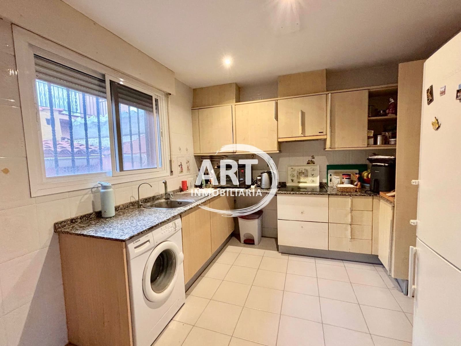 3 soveværelse Villa til salg i La Pobla de Vallbona med swimmingpool garage - € 380.000 (Ref: 9547542)