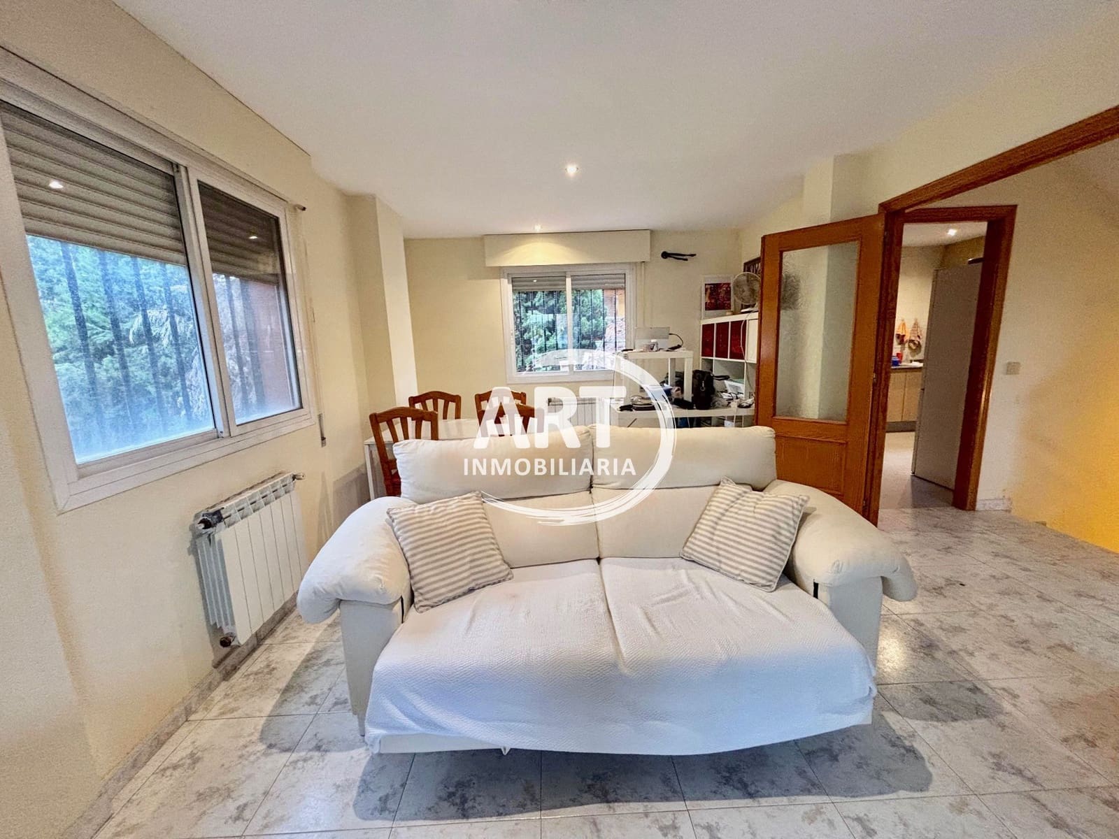 3 soveværelse Villa til salg i La Pobla de Vallbona med swimmingpool garage - € 380.000 (Ref: 9547542)