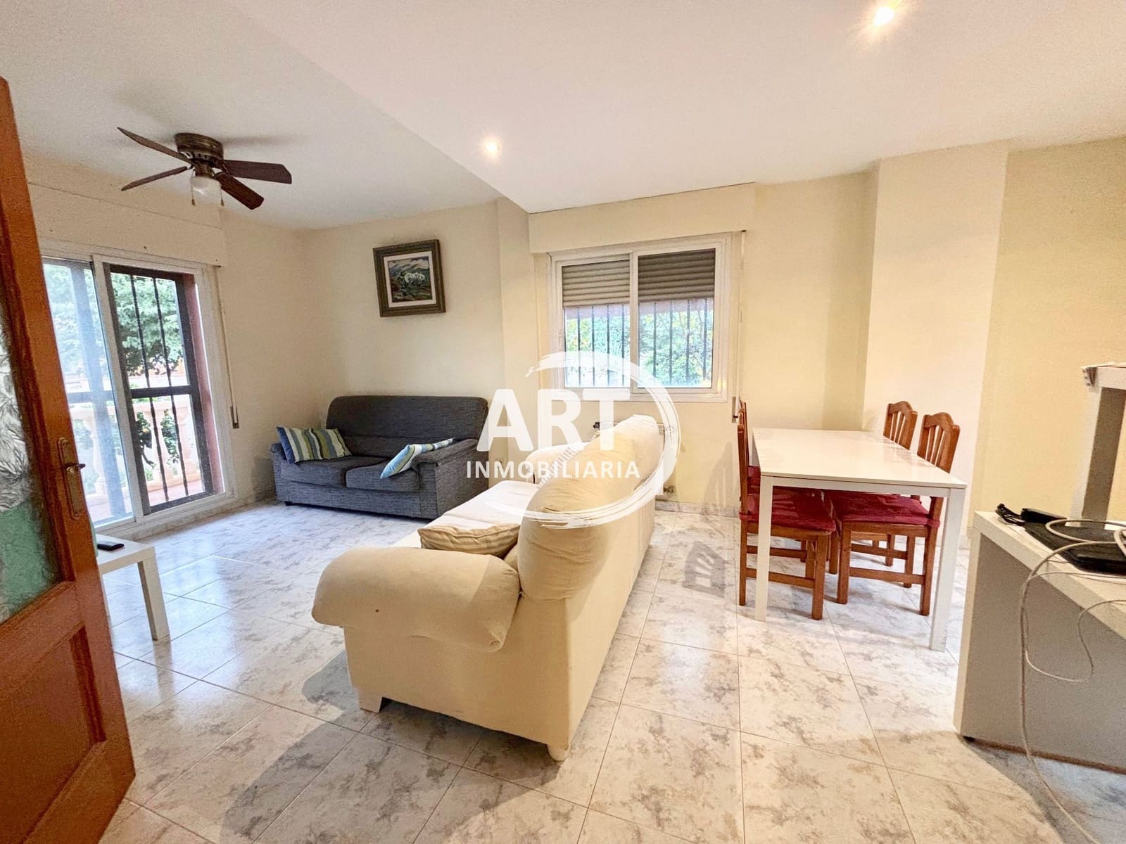 3 soveværelse Villa til salg i La Pobla de Vallbona med swimmingpool garage - € 380.000 (Ref: 9547542)