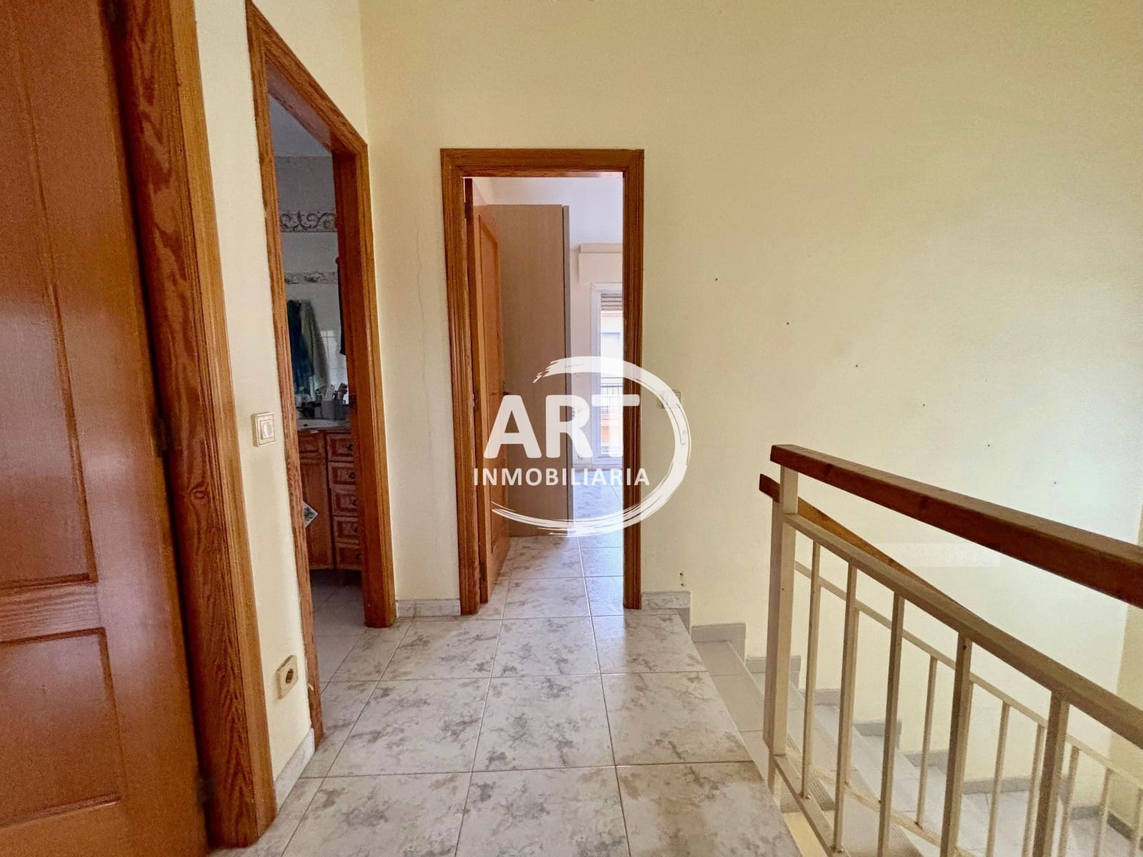 3 soveværelse Villa til salg i La Pobla de Vallbona med swimmingpool garage - € 380.000 (Ref: 9547542)