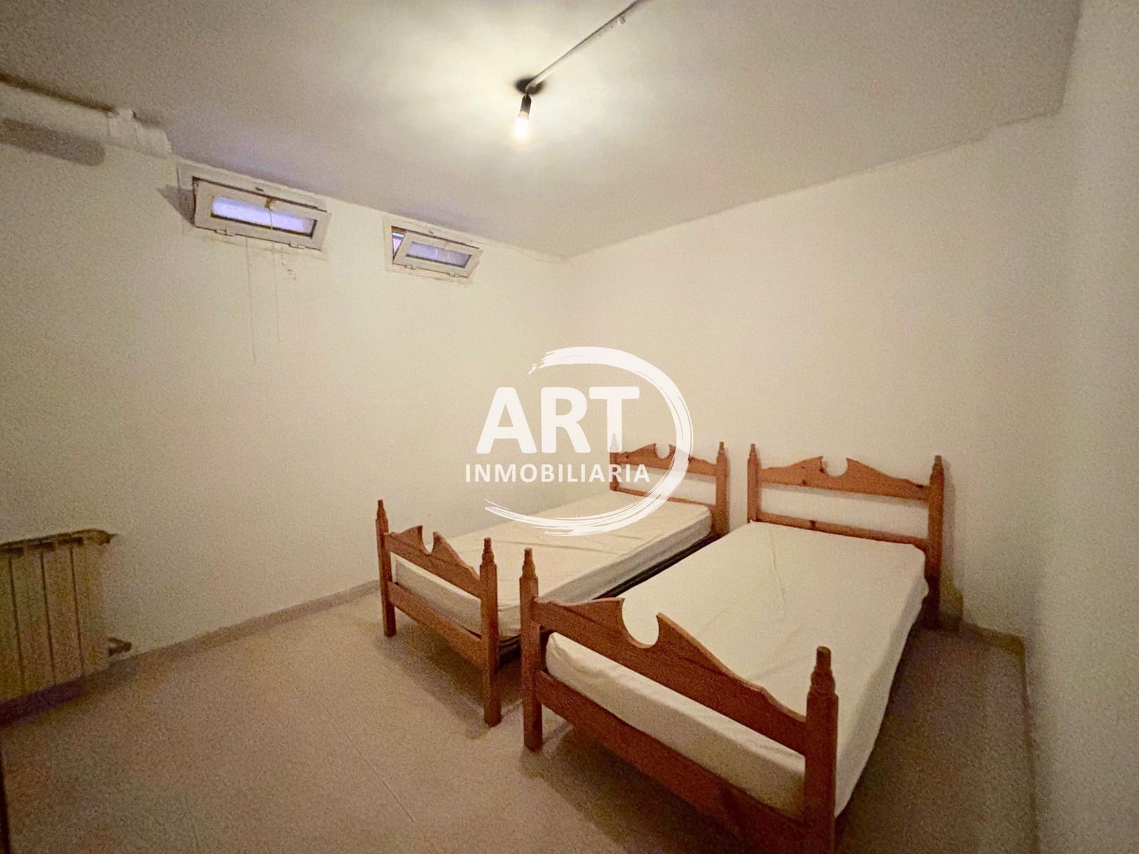 3 soveværelse Villa til salg i La Pobla de Vallbona med swimmingpool garage - € 380.000 (Ref: 9547542)