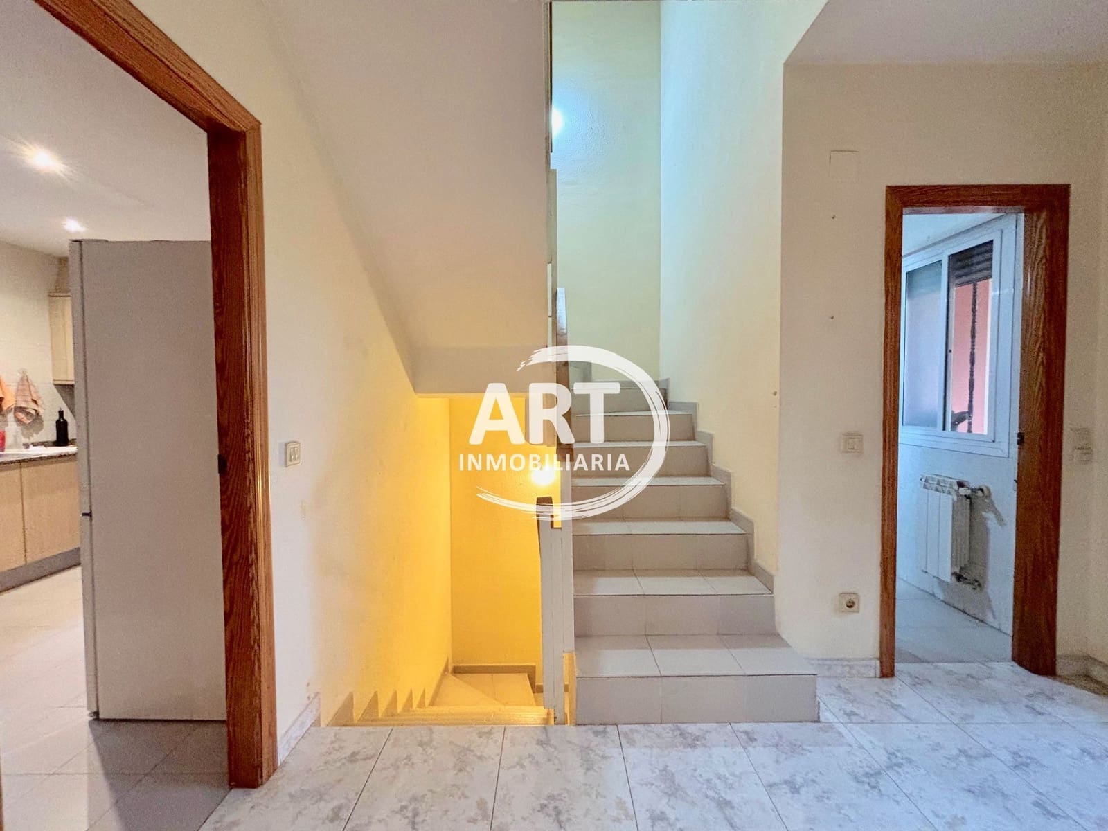 3 soveværelse Villa til salg i La Pobla de Vallbona med swimmingpool garage - € 380.000 (Ref: 9547542)