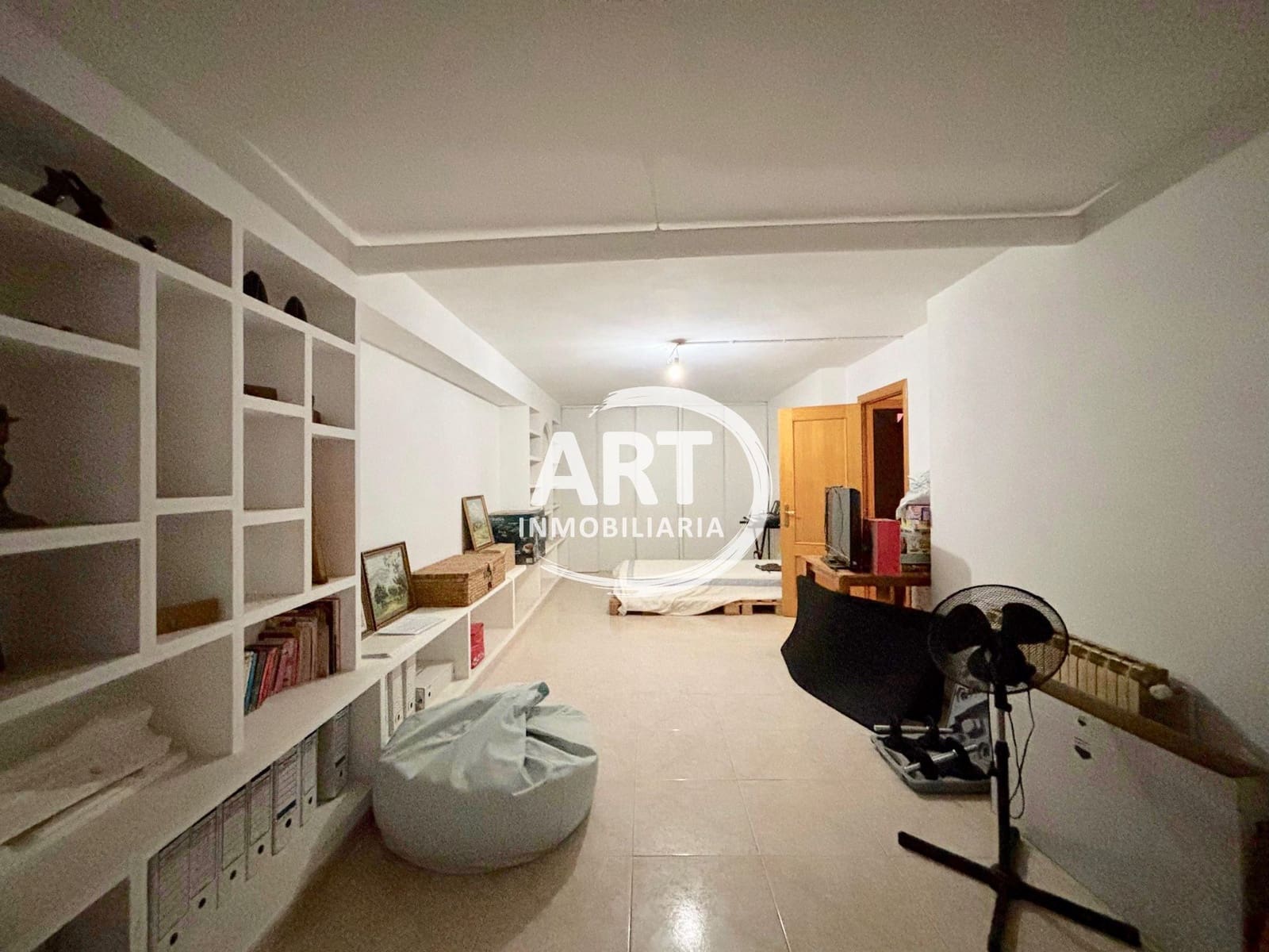 3 soveværelse Villa til salg i La Pobla de Vallbona med swimmingpool garage - € 380.000 (Ref: 9547542)