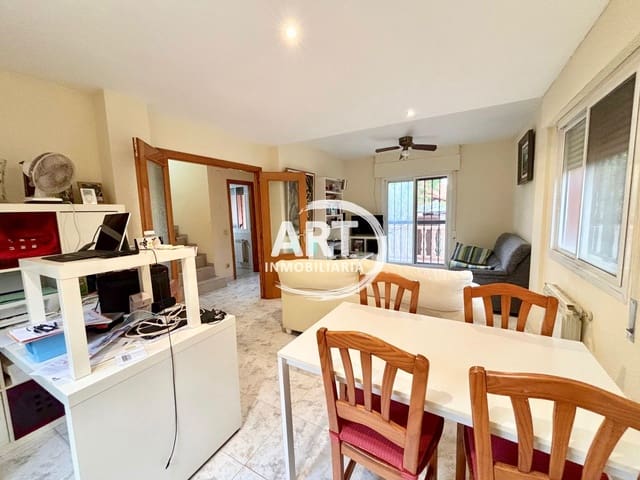 3 soveværelse Villa til salg i La Pobla de Vallbona med swimmingpool garage - € 380.000 (Ref: 9547542)