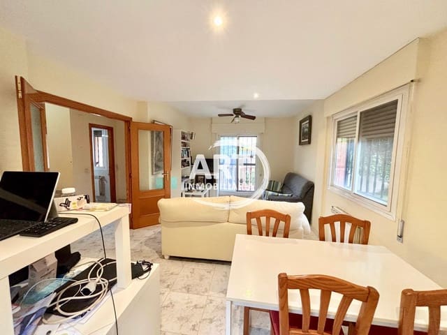 3 soveværelse Villa til salg i La Pobla de Vallbona med swimmingpool garage - € 380.000 (Ref: 9547542)