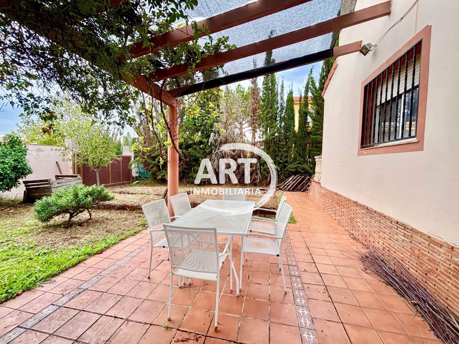 3 soveværelse Villa til salg i La Pobla de Vallbona med swimmingpool garage - € 380.000 (Ref: 9547542)