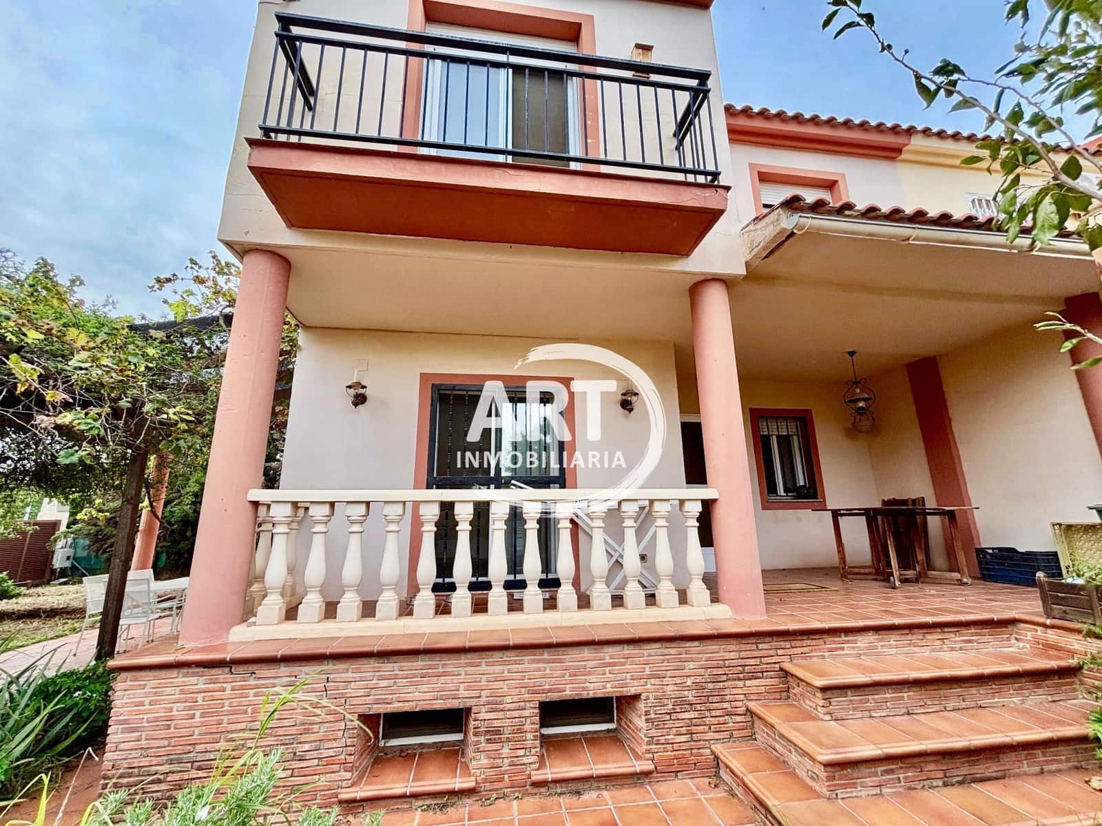 3 soveværelse Villa til salg i La Pobla de Vallbona med swimmingpool garage - € 380.000 (Ref: 9547542)