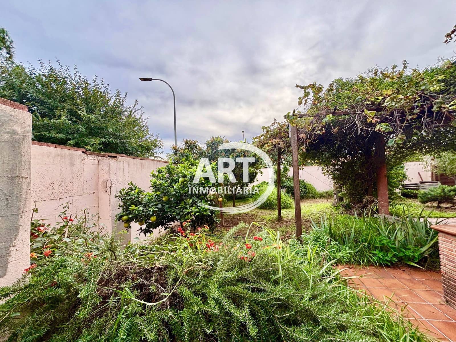 3 soveværelse Villa til salg i La Pobla de Vallbona med swimmingpool garage - € 380.000 (Ref: 9547542)